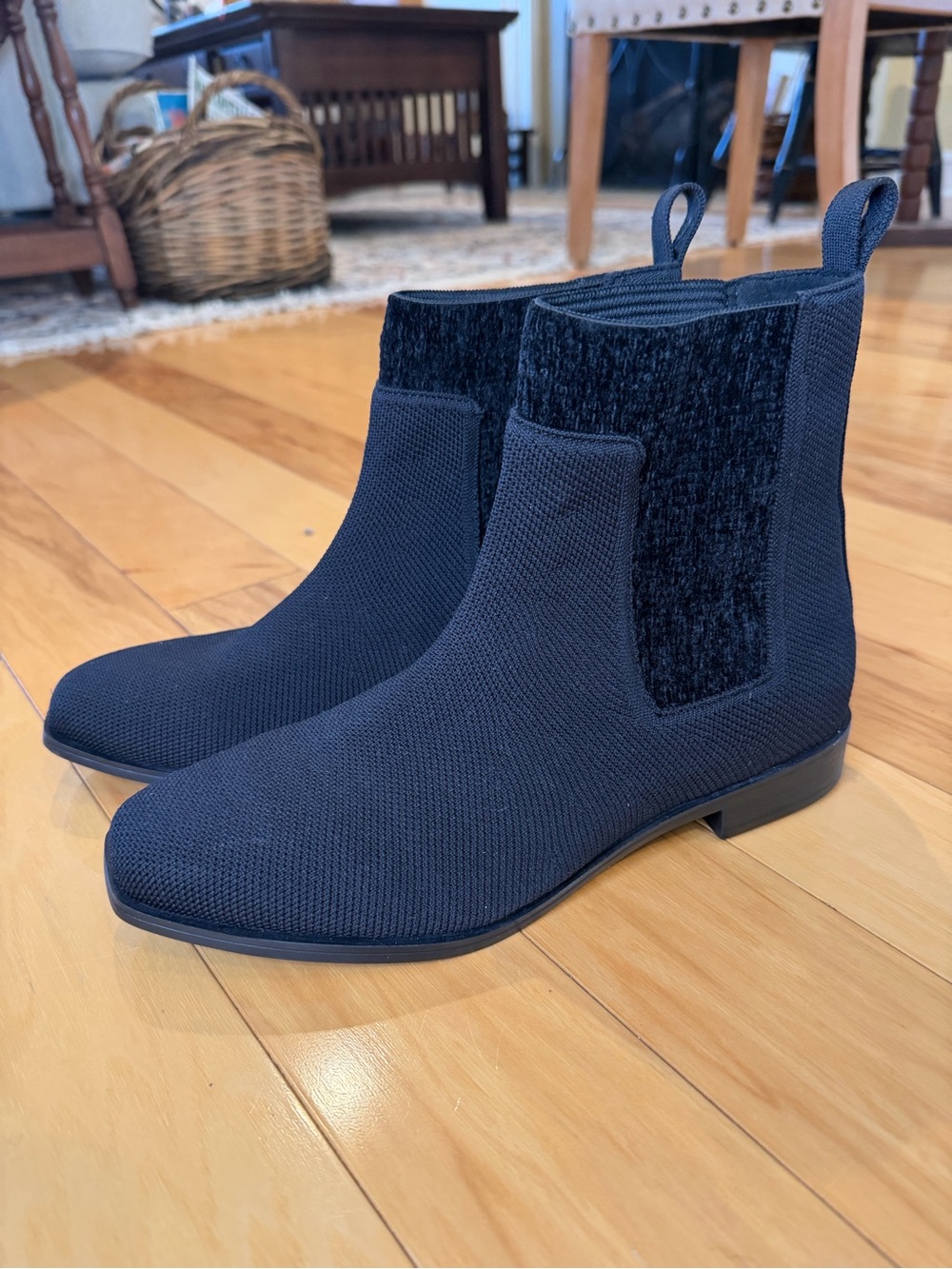 Vivaia Square-Toe Water-Repellent Ryan Pro Ankle Women’s Pull-On Chelsea Boots